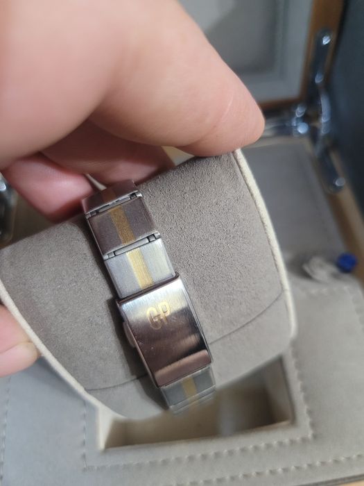 Girard Perregaux Laureato Quartz Chronometer ref. 4265 aur și oțel