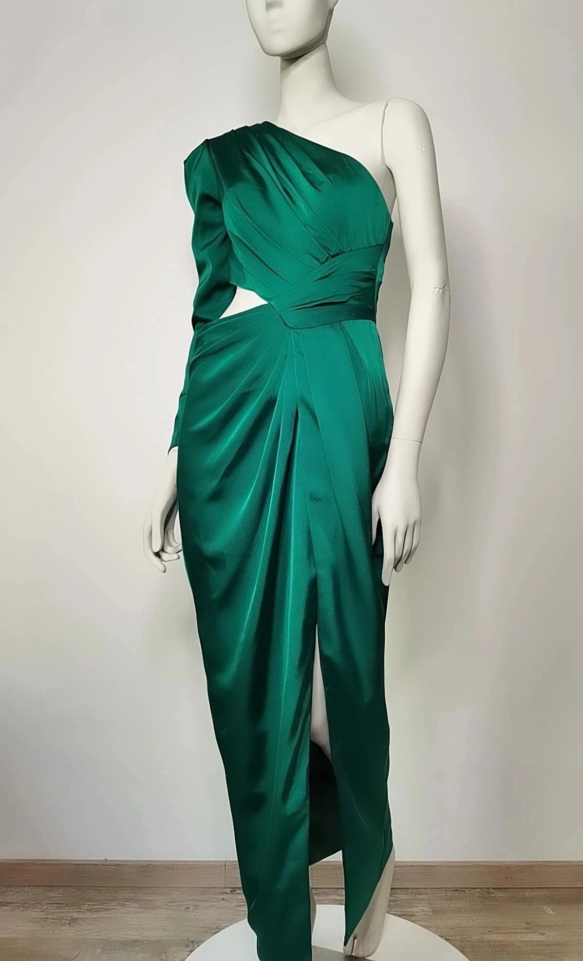 Rochie de seara noua din satin gros cu dublura marime S