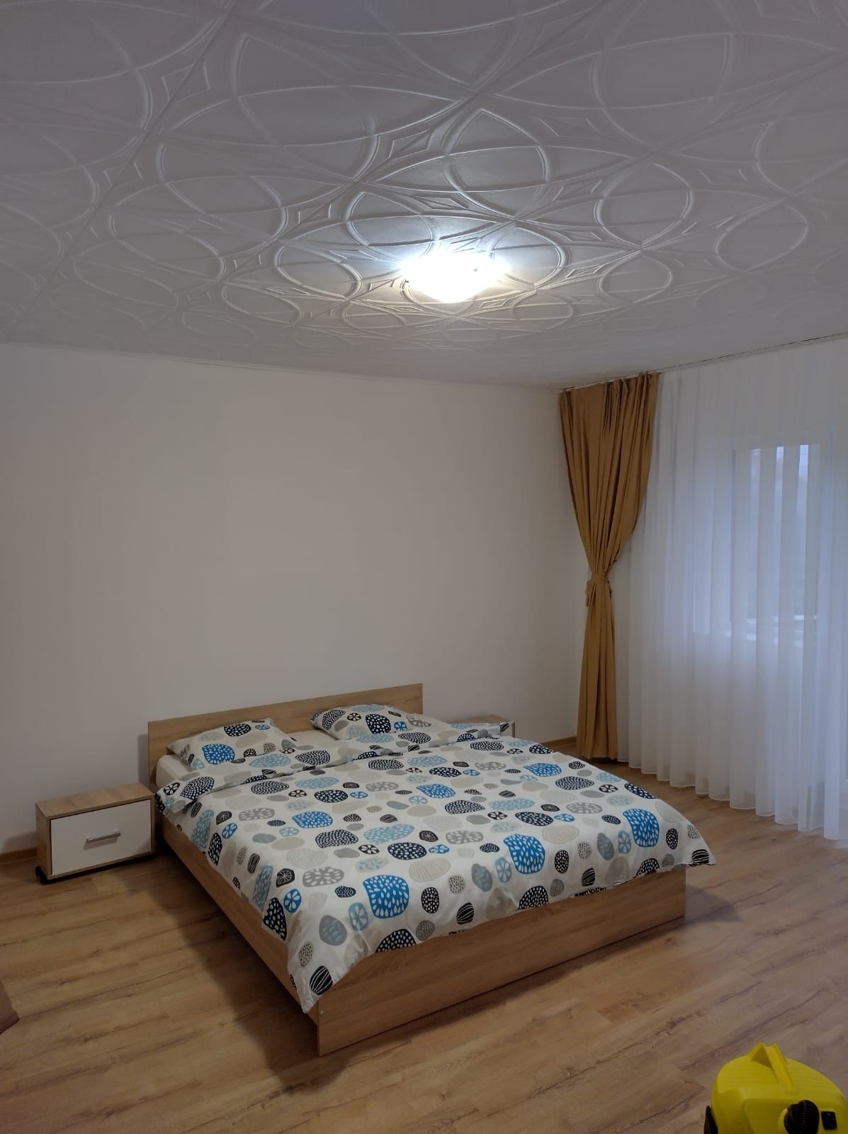 Vand sau schimb apartamenr 3 camere tip Q