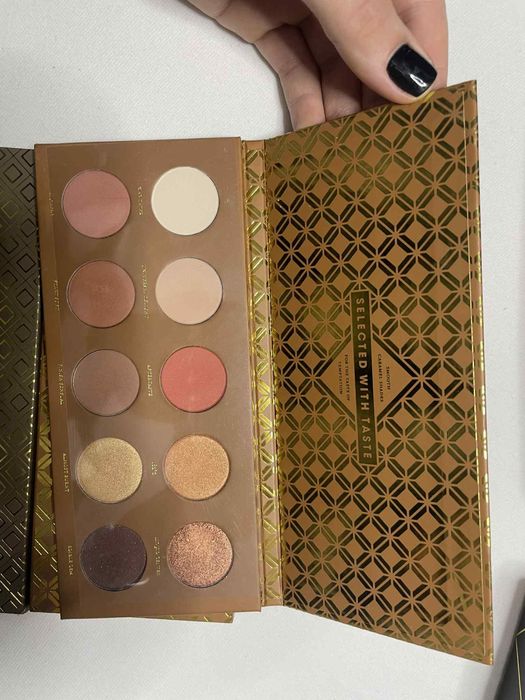 Paleta de farduri Zoeva