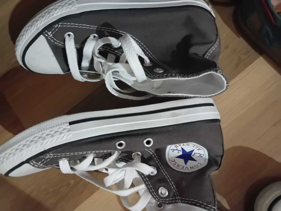 Продавам чисто нови детски обувки