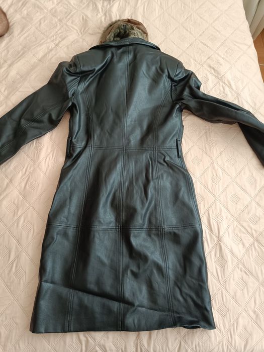 Кожено палто с яка