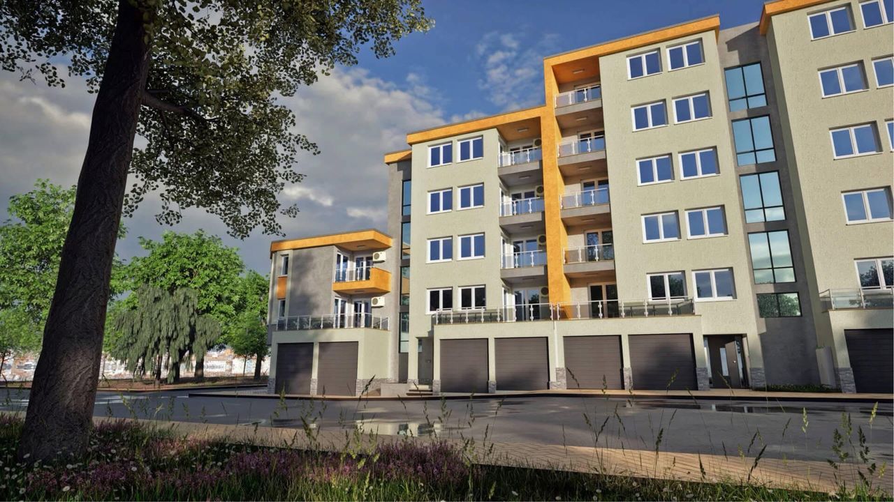 Продава се Тристаен апартамент в Асеновград - 87 кв.м за 916 €/кв.м - Снимка #1