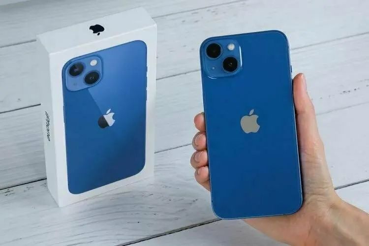 Продам iphone 13 128gb