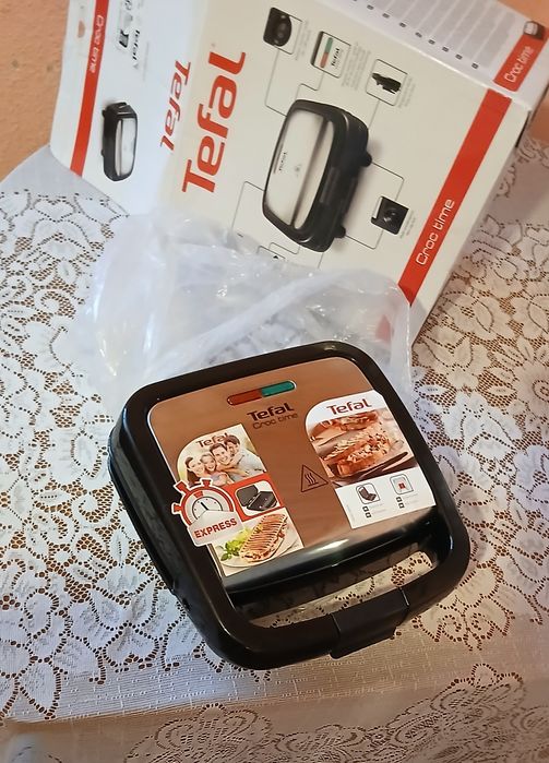 Vând Azi Urgent Aparat de Sandwich Tefal Nou