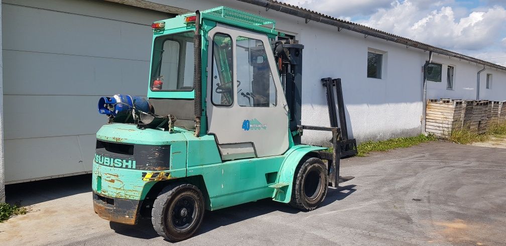 Stivuitor Mitsubishi FG40 de 4 tone pe Gpl