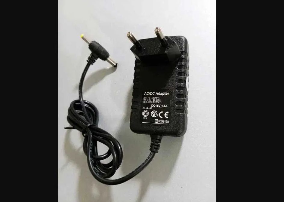 блок питания - адаптер 15 вольт 1,5А