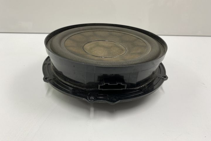 Boxa difuzor 1T0035411J Volkswagen VW Caddy a 3-a generatie seria