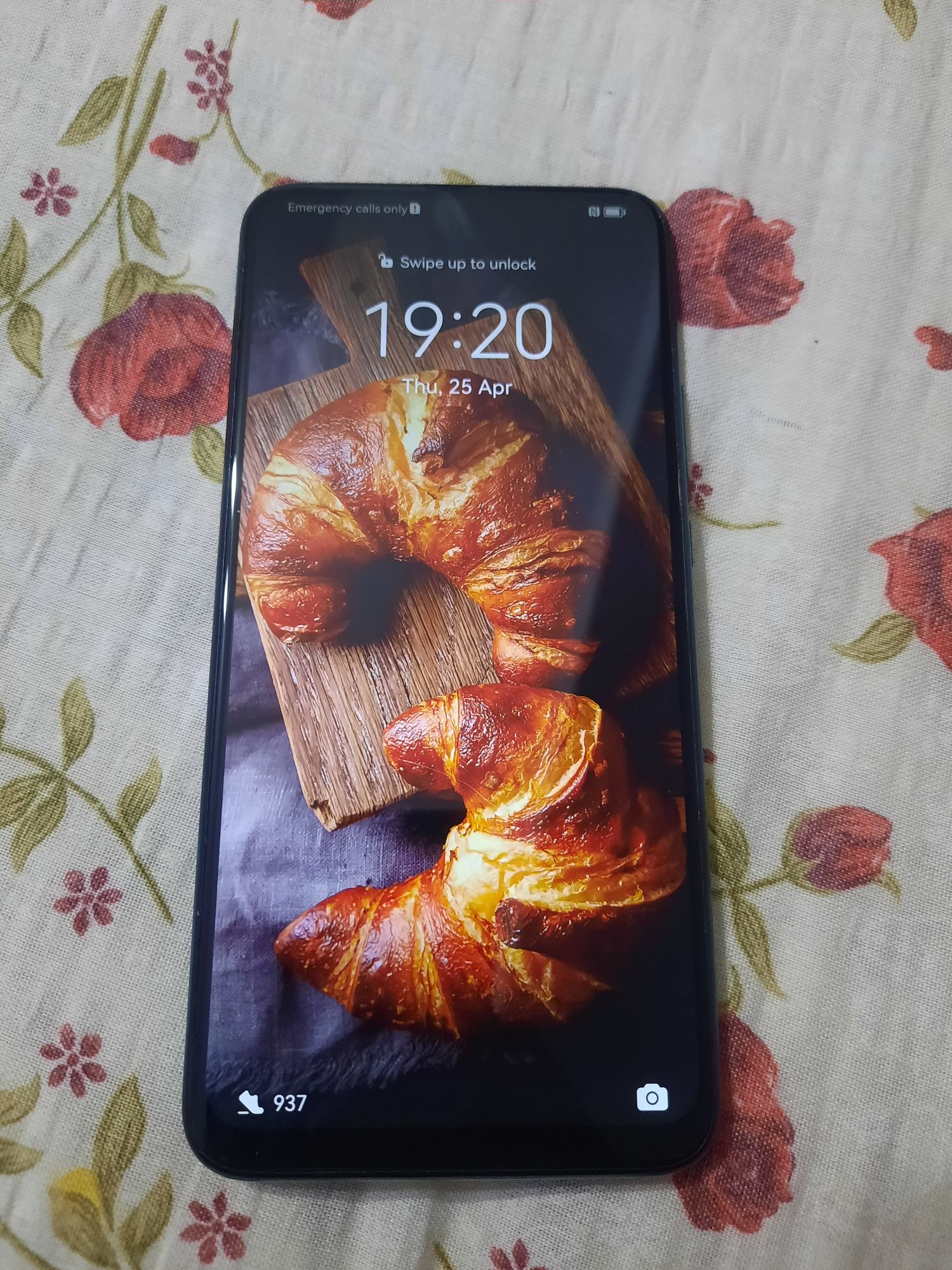 Huawei, dacă vrei un telefon practic și eficient ,si fără fisuri.