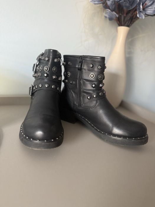 Обувки и чанти  по 15лв