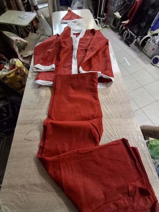Costum Mos Crăciun 5 piese/set , pt adult, nou în tipla,mărime  în Fot