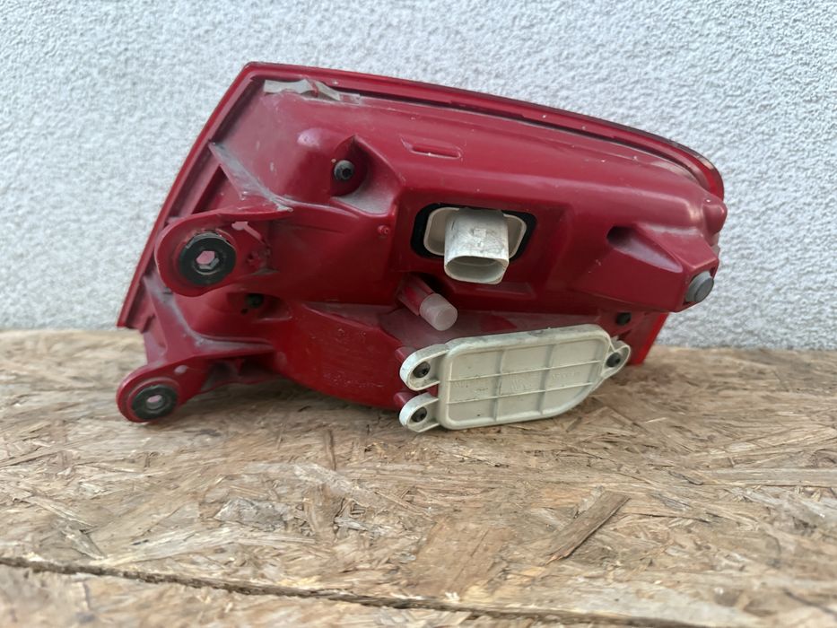 Stop tripla lampa stanga aripa caroserie Audi A8 4H D4 LED Originala