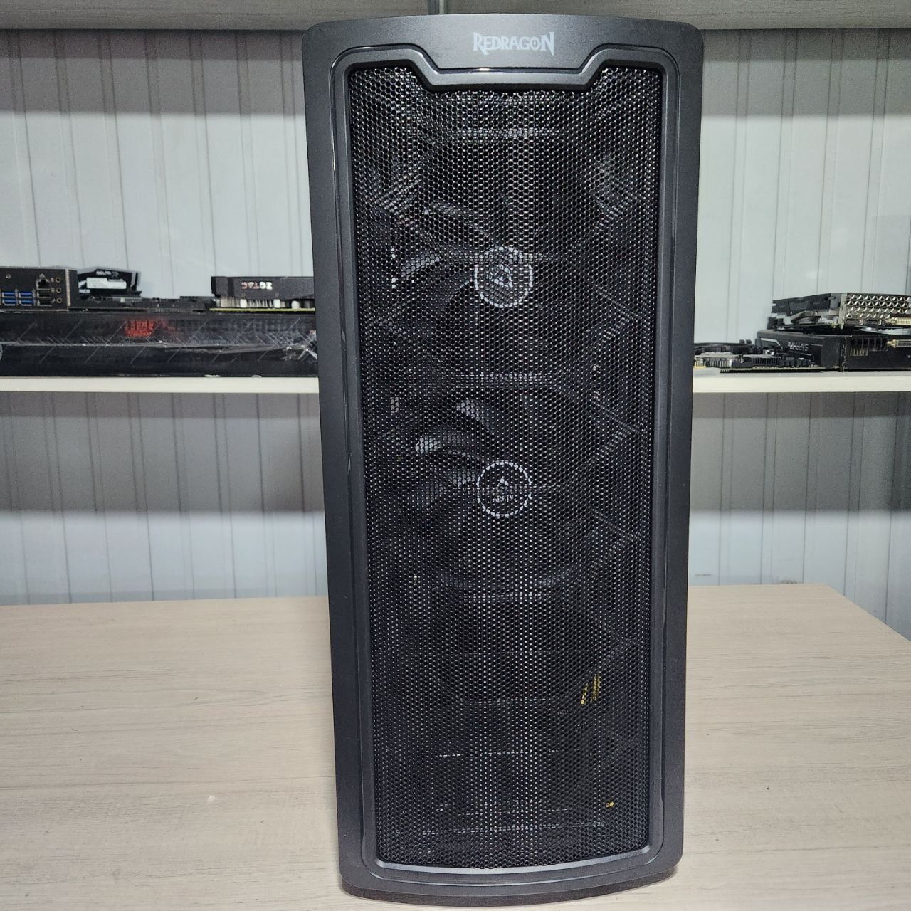 Игровой кейс

Материнская плата Biostar B550
Процессор AMD Ryzen 9 39