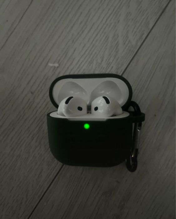 AirPods 4 originale | Noice Cancellation |Aproape noi + cutie garantie