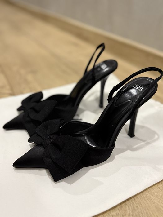 Токчета с панделки на Zara