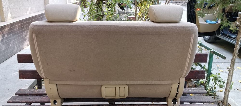 Продам задний ряд сидений !