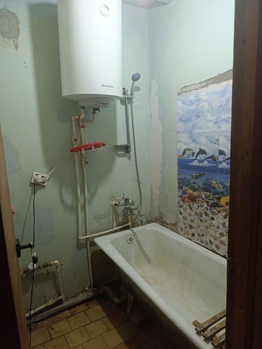 Продаётся Квартира 2х ком 1 этаж в Гульбахоре