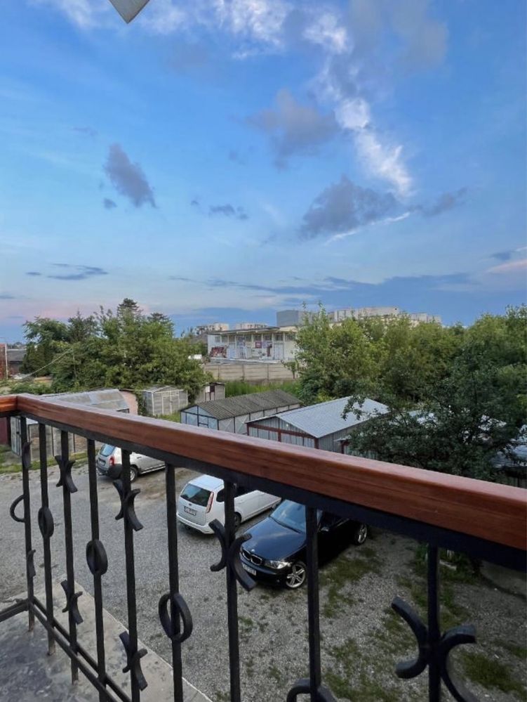 Apartament deosebit etaj 1 / 3 camere