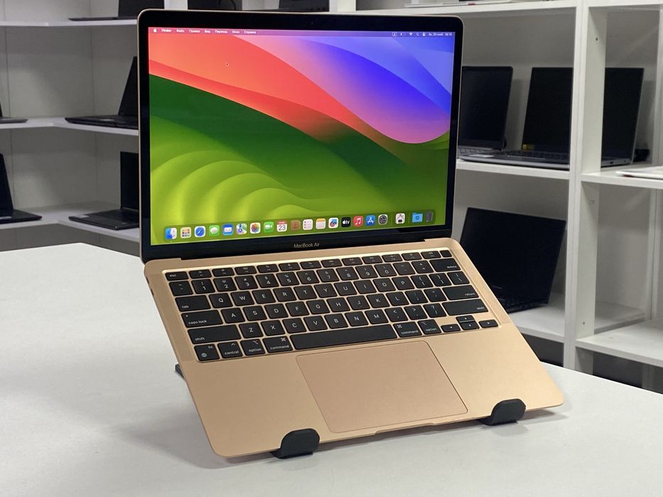 Тонкий ноутбук MacBook Air 13 2020  -  13.3 2K/Apple M1/8GB/256GB/100%