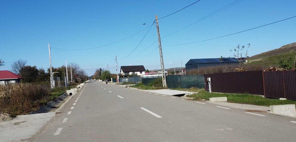 Teren lot de casă sau pentru hală in Gâdinți!