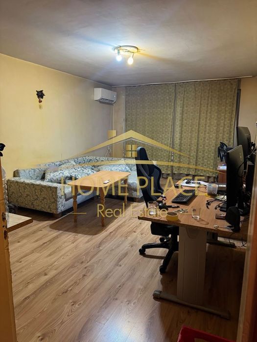 Двустаен апартамент в ж.к. Трошево