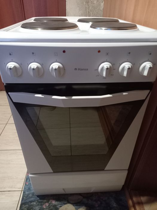 Продаётся отличная Эл плита в отличном состоянии.