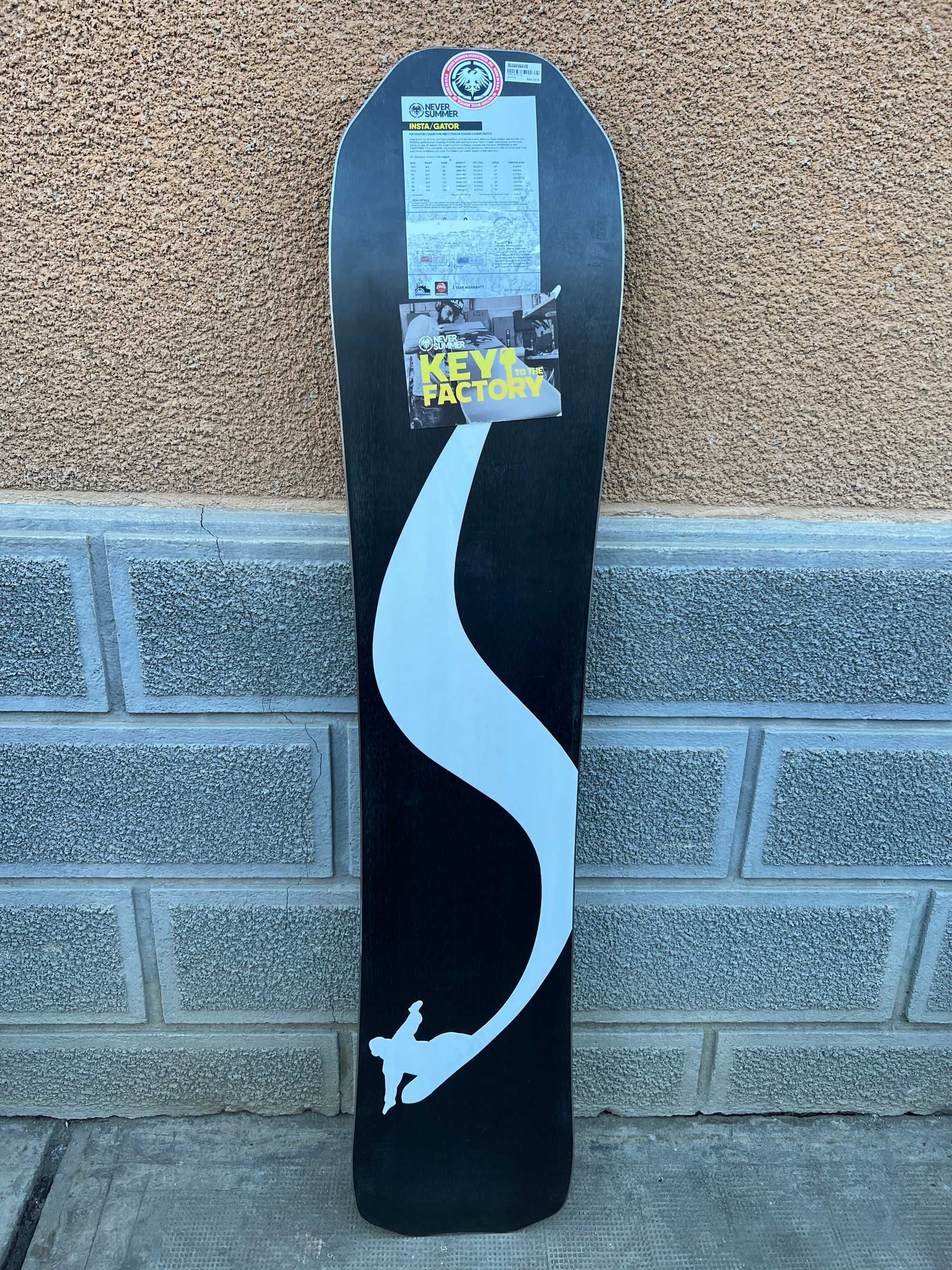 placa noua snowboard never summer insta/gator L151