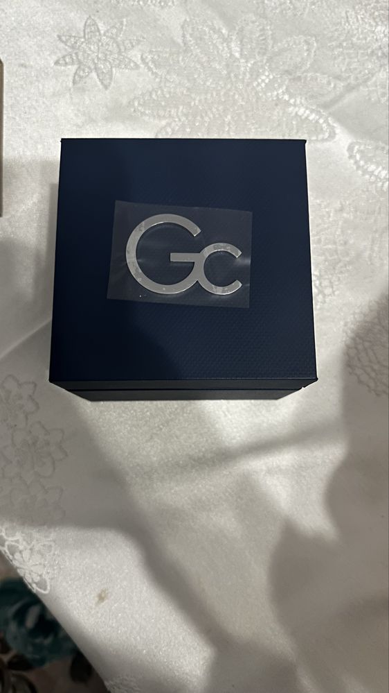 Оригинална кутия за часовник Guess premium + сертификат