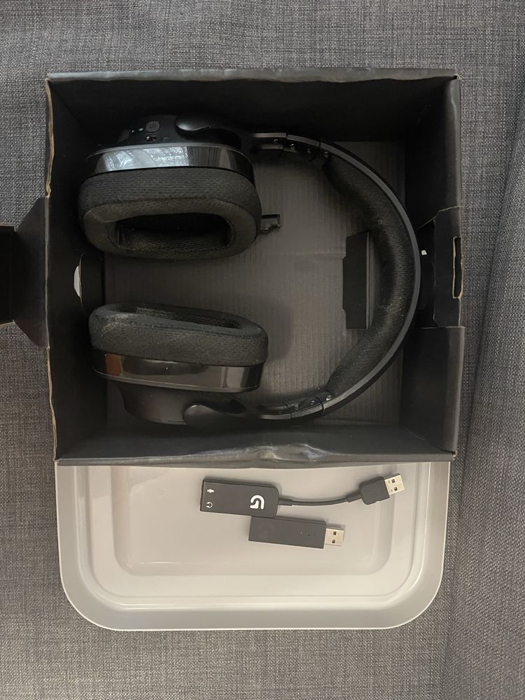 Casti logitech G533 cu dongle / receiver headset