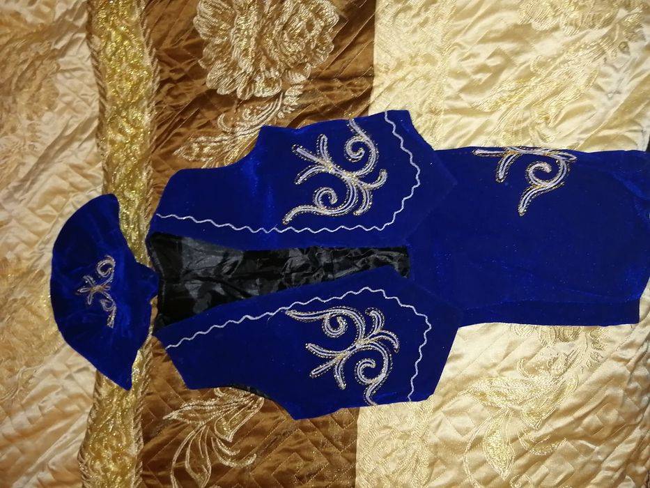 Срочно продам  новый костьюм национальный