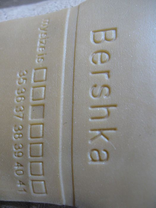 Bershka дамски велурени боти