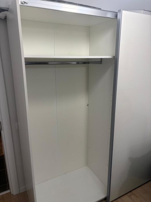 Dulap Mobexpert cu usi MDF lucioase