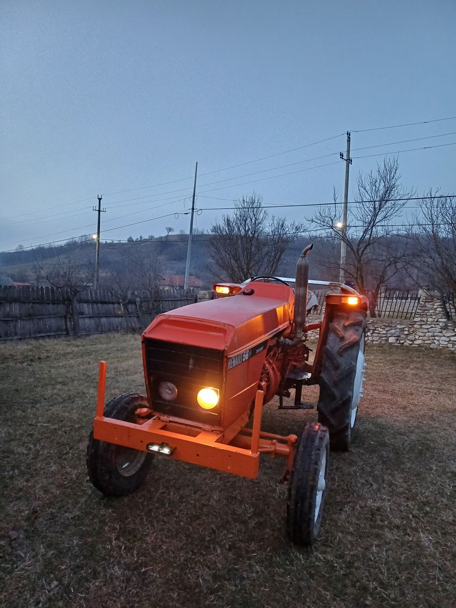 Vand tractor renault