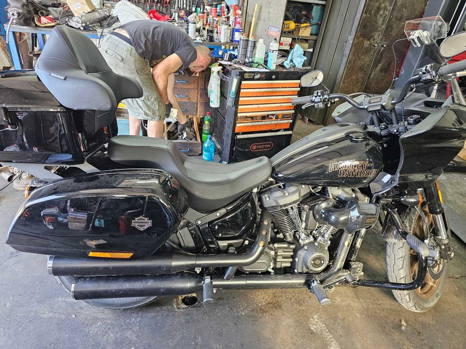Harley Davidson Low Rider ST 2024 Vivid Black accesorizat