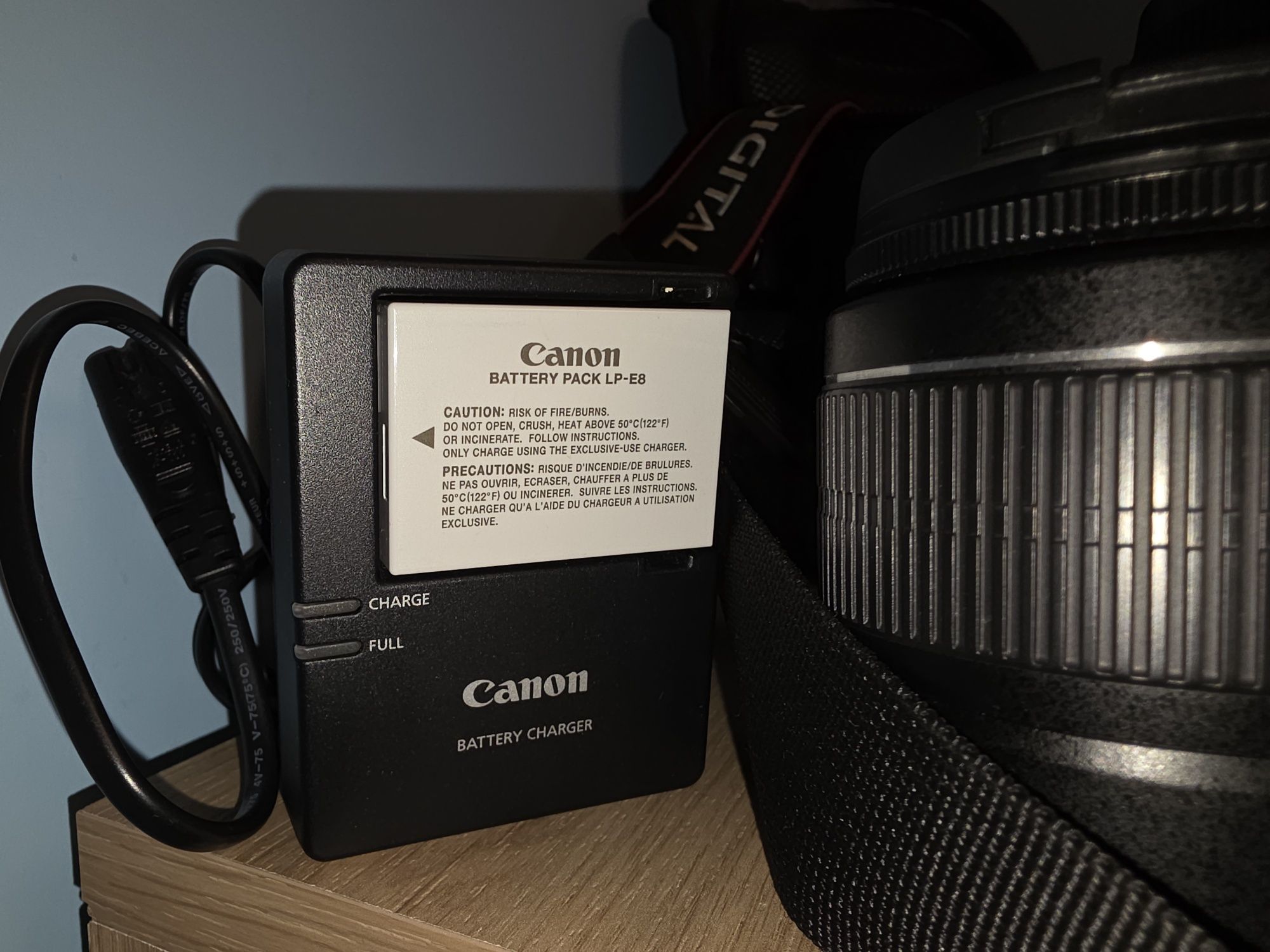 Canon EOS 600D фотоапарат