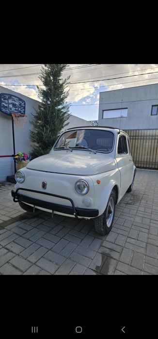 Mașină de epoca fiat 500l 1970