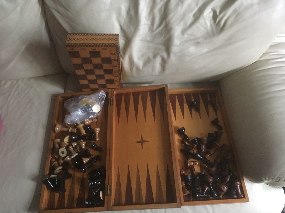 дървени шахове,подноси и дървении..