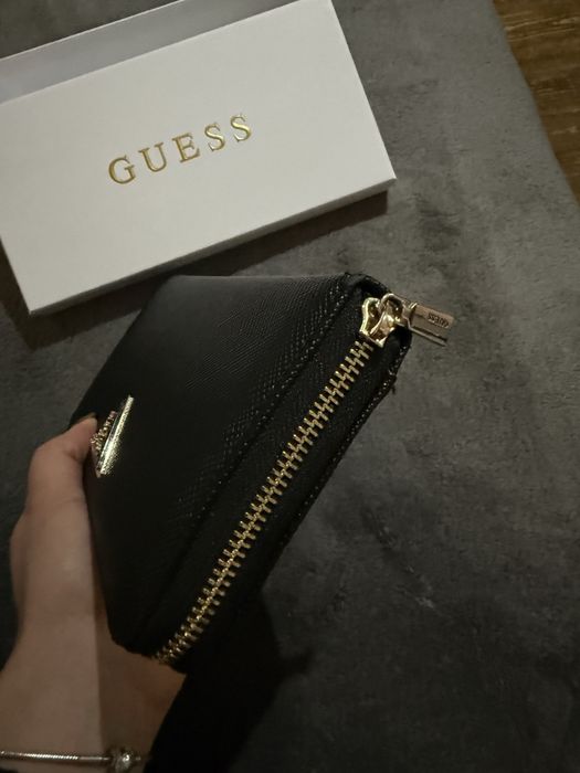 Дамски портфейл GUESS