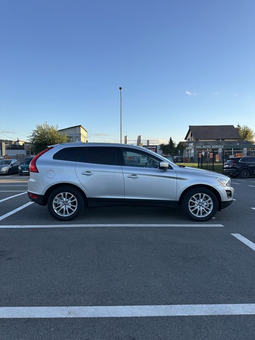 Anunt valabil Vand VOLVO XC60 automat 4x4 2.4 D5 Apple CarPlay