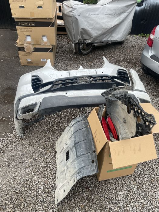 BMW X5 G05-Предена и задна броня+ раздуфки за калници и кори