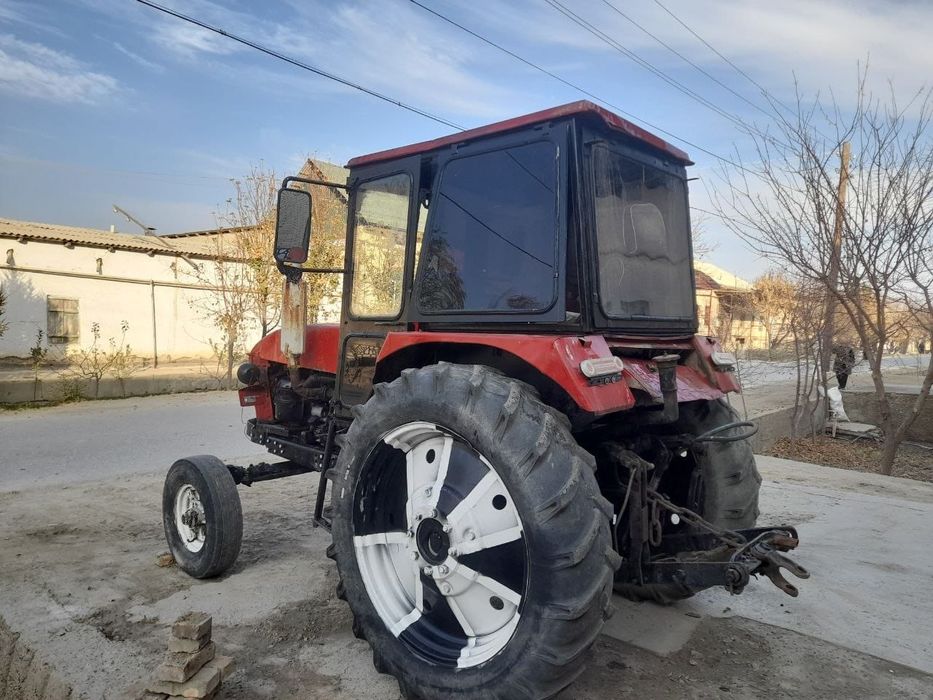 Ttz kabinada T-28 traktor sotiladi