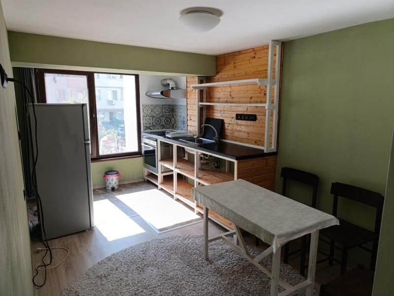 Дава се под наем Едностаен апартамент в София, Център - 30 кв.м за 400 € - Снимка #1