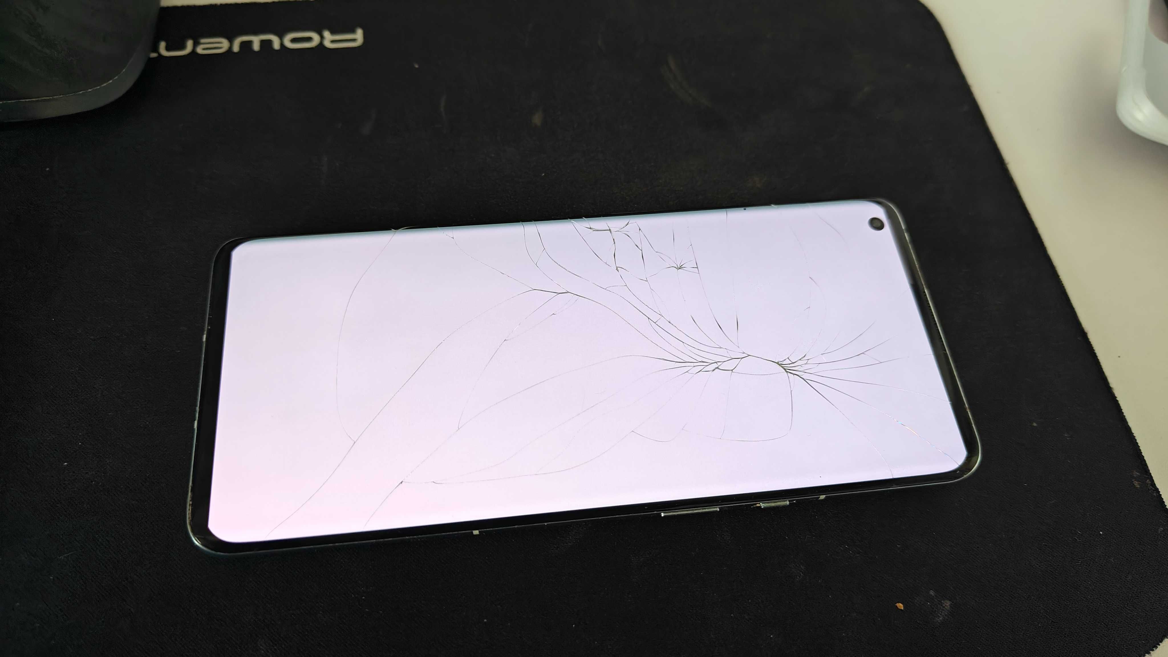 Смартфон OnePlus 9 Pro - работи, спукан екран и гръб