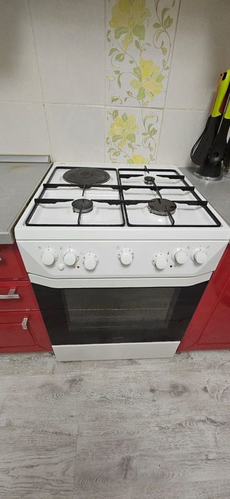 Продам газ плиту