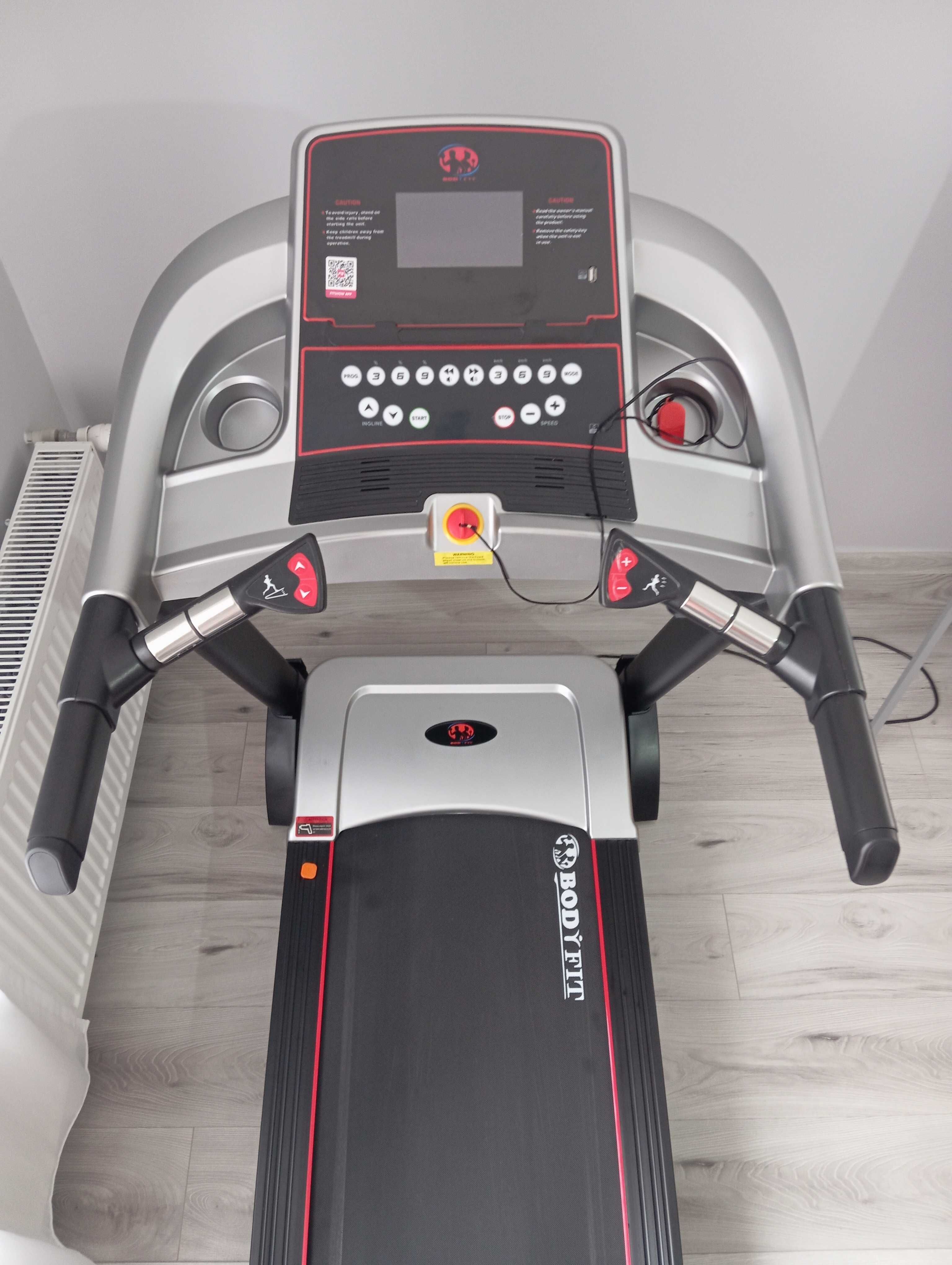 Banda de alergat BodyFit A6000 - folosita doar o luna, de cateva ori
