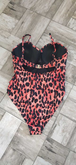 Нови бански, цял и половинки