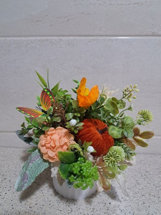 Aranjament floral decorativ