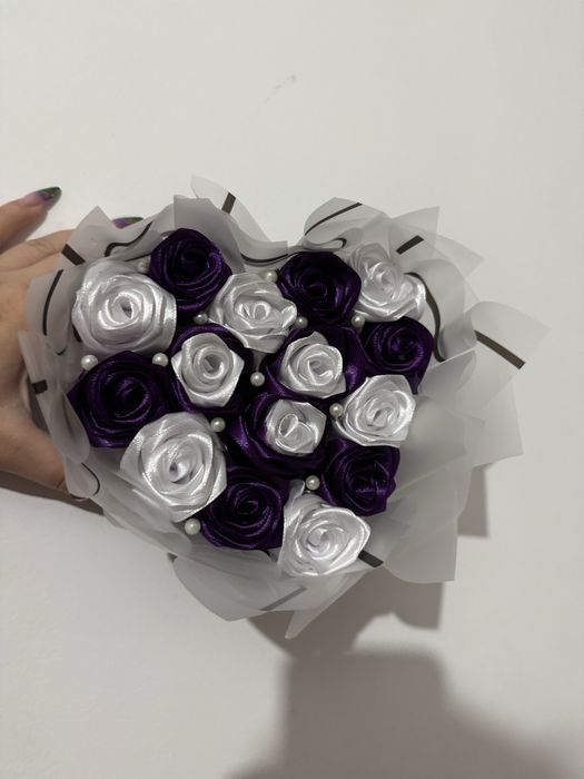 Buchete din flori de satin