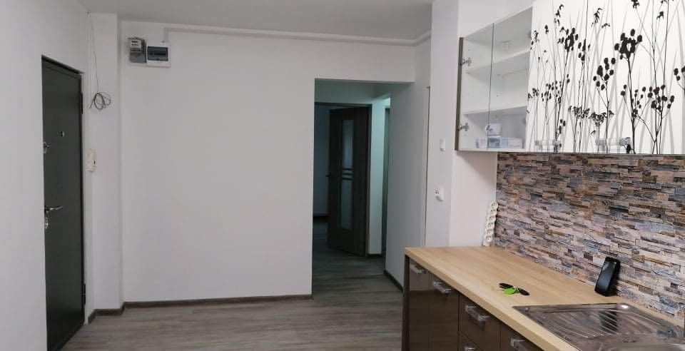 Apartament 3 camere decomandat