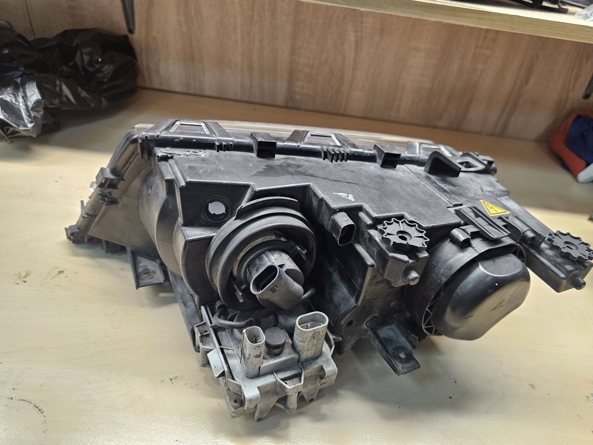Рециклирани фарове за BMW E46 Bixenon reciklirani farove бмв е 46